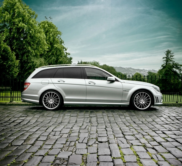 Photograph Seagram Pearce Mercedes on One Eyeland